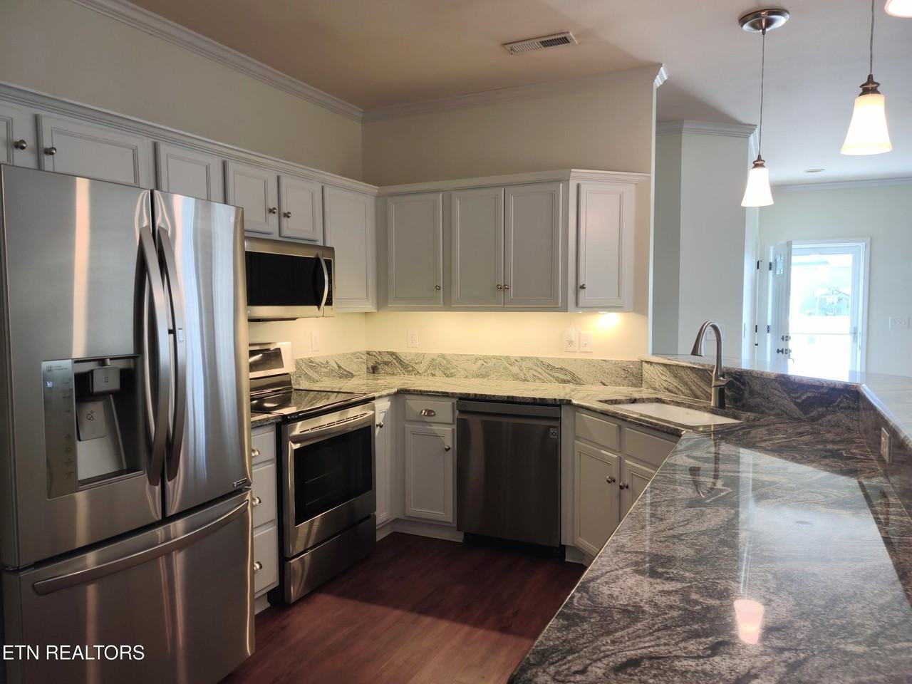 144 Hardinberry St - Photo 4 of 18