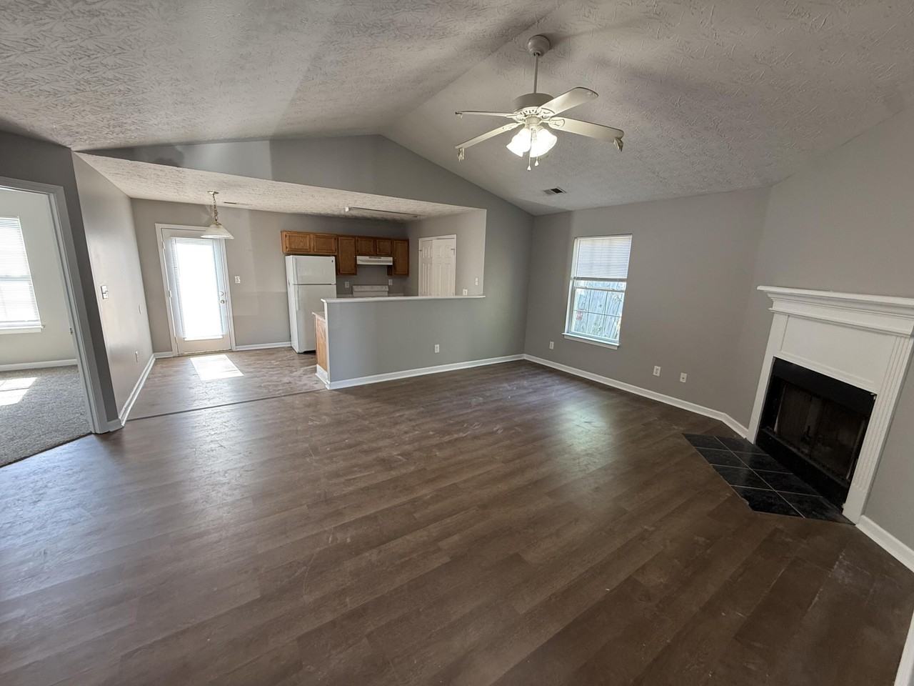 3361 Tyler Ct - Photo 5 of 12