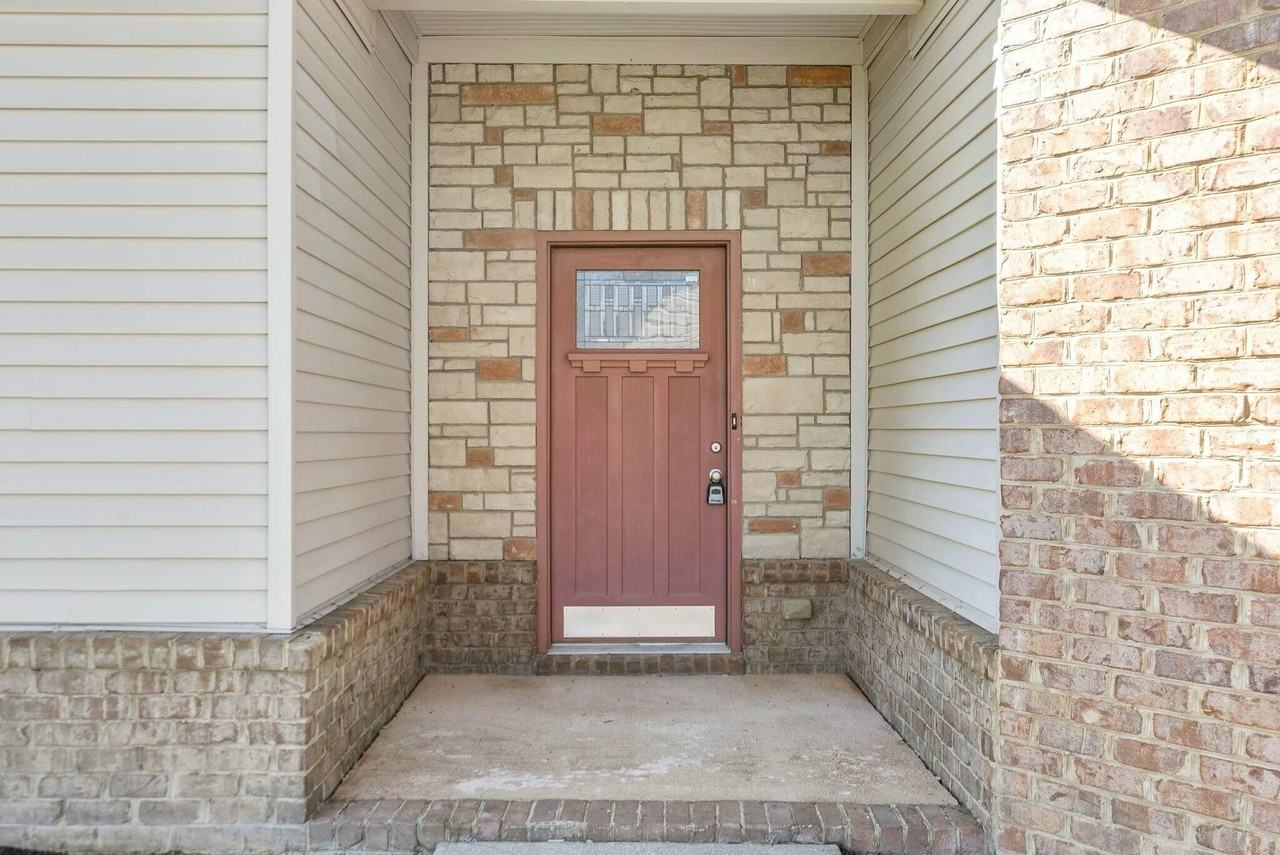 502 Regency Cir - Photo 3 of 24