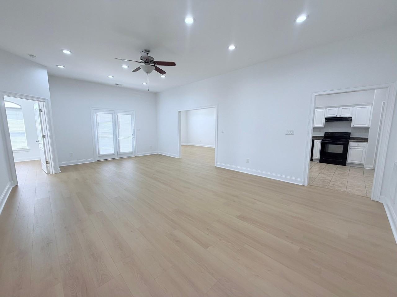 502 Regency Cir - Photo 5 of 24