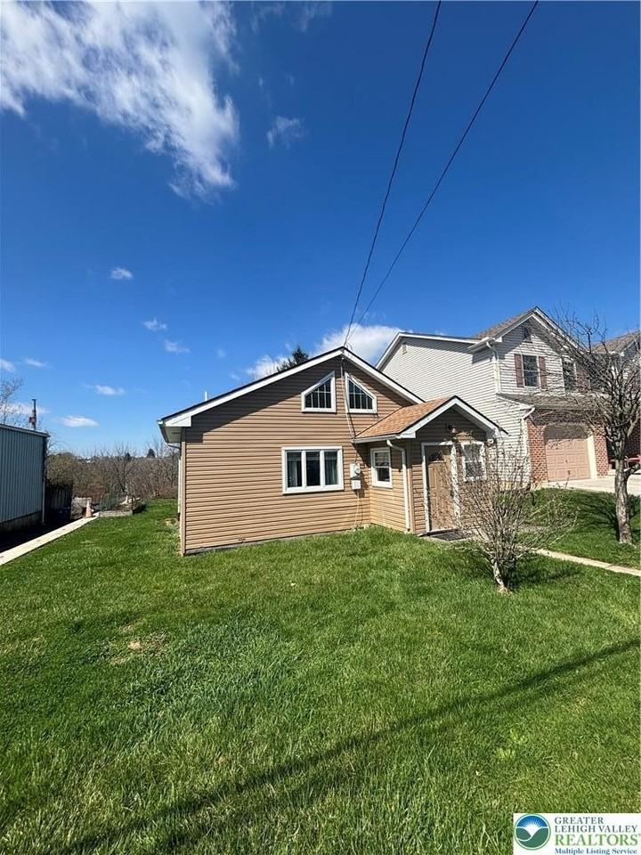 22 Newport Ave - Photo 2 of 13