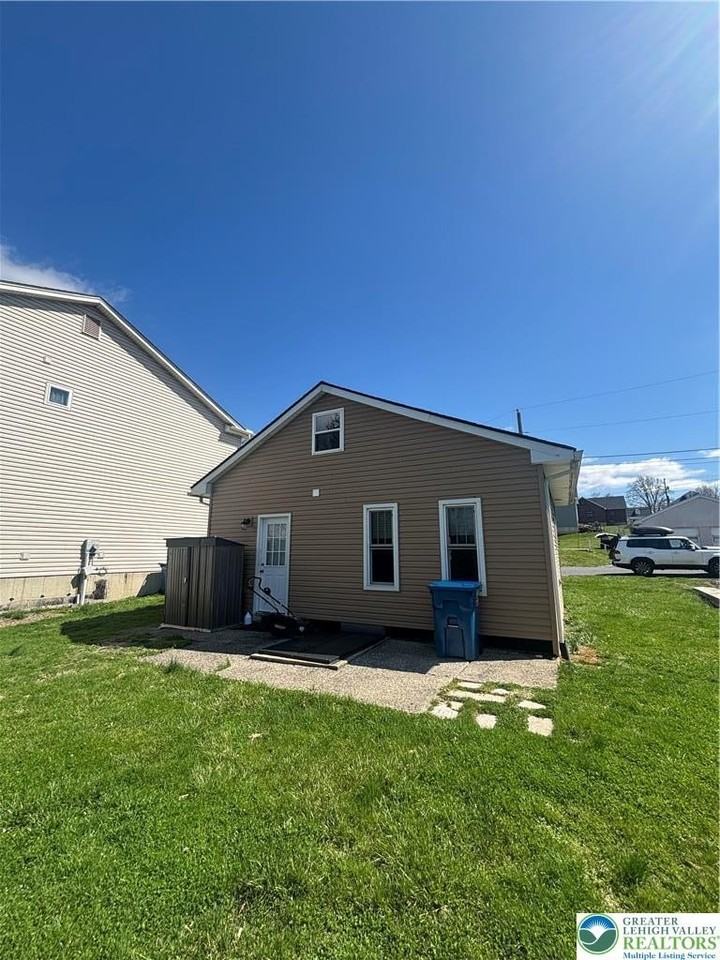 22 Newport Ave - Photo 3 of 13