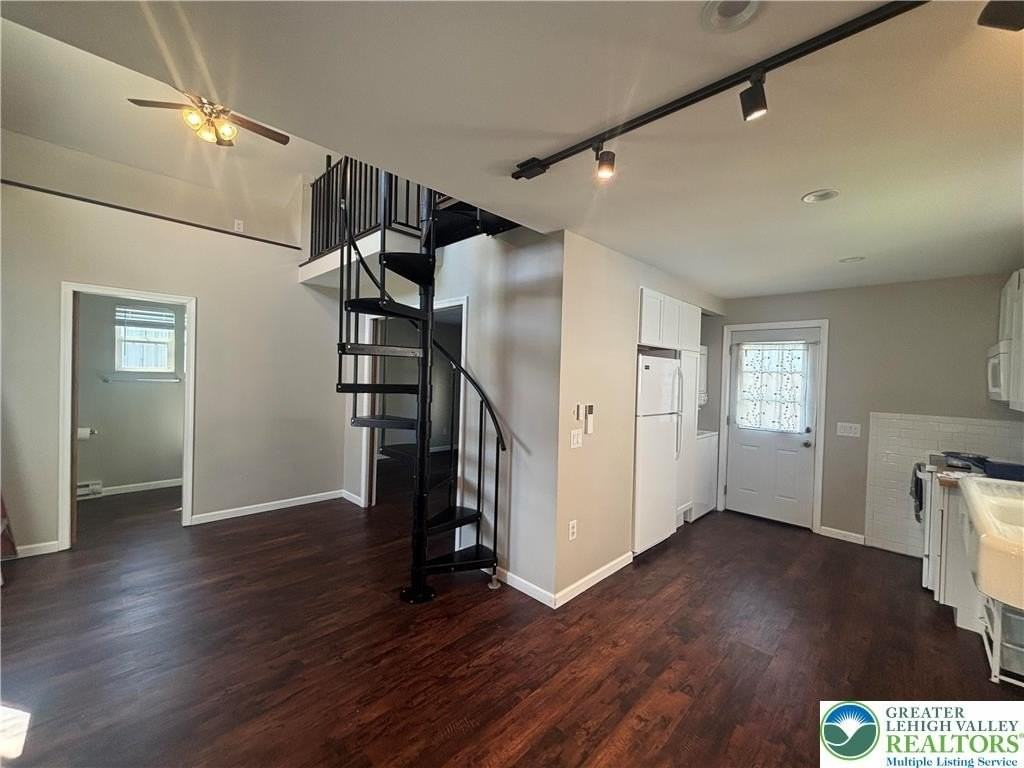 22 Newport Ave - Photo 6 of 13