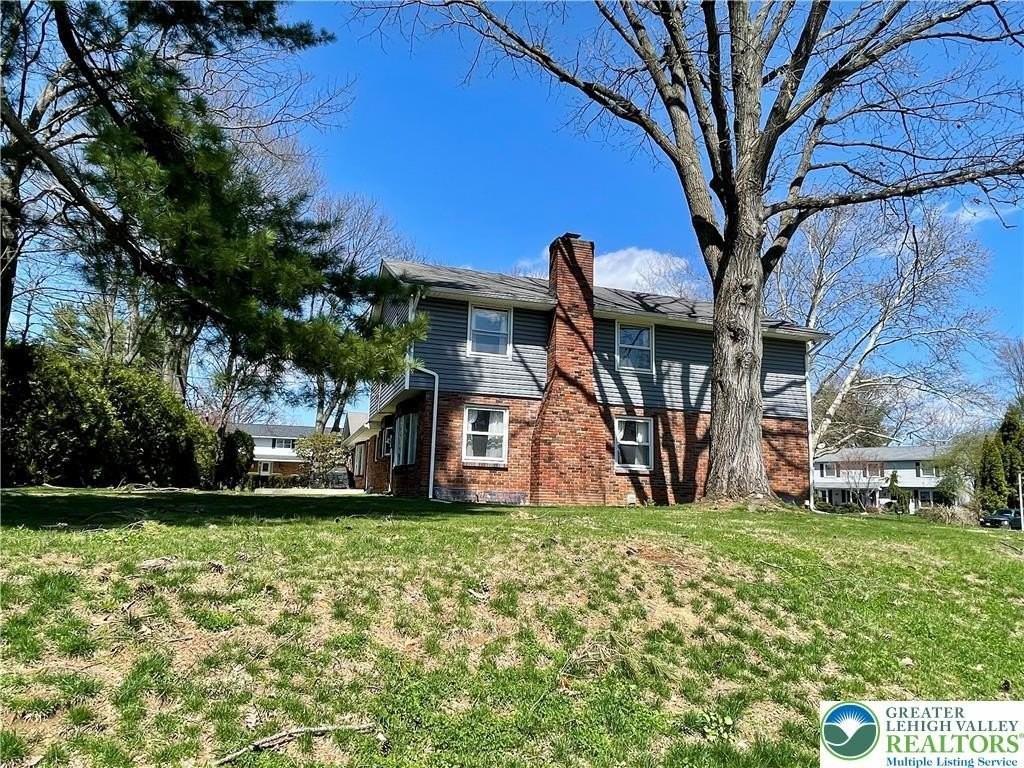 1331 Armstrong Rd - Photo 3 of 47