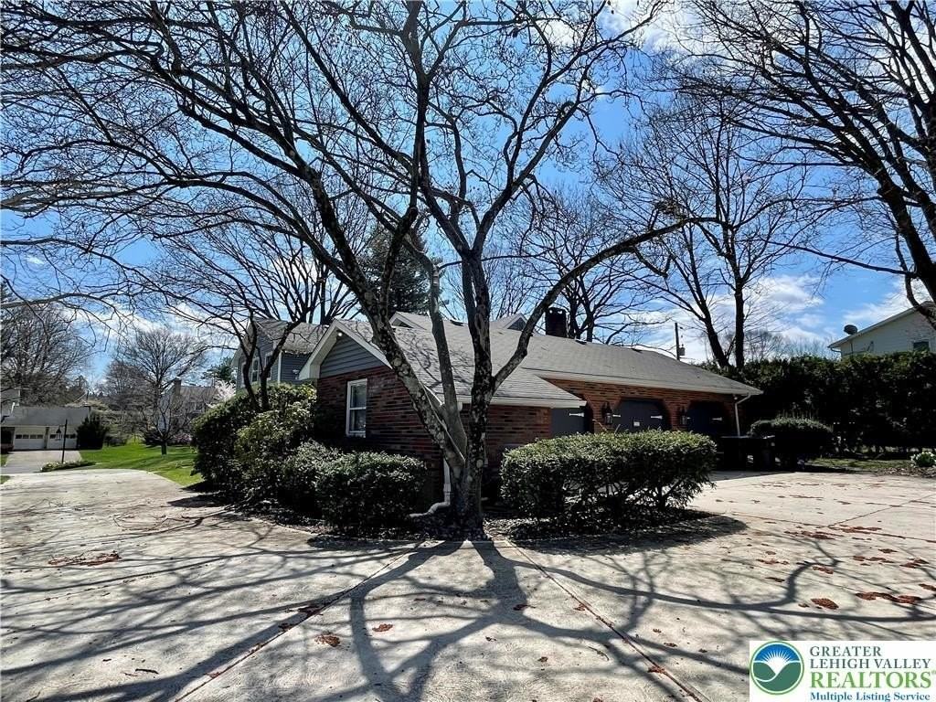 1331 Armstrong Rd - Photo 6 of 47