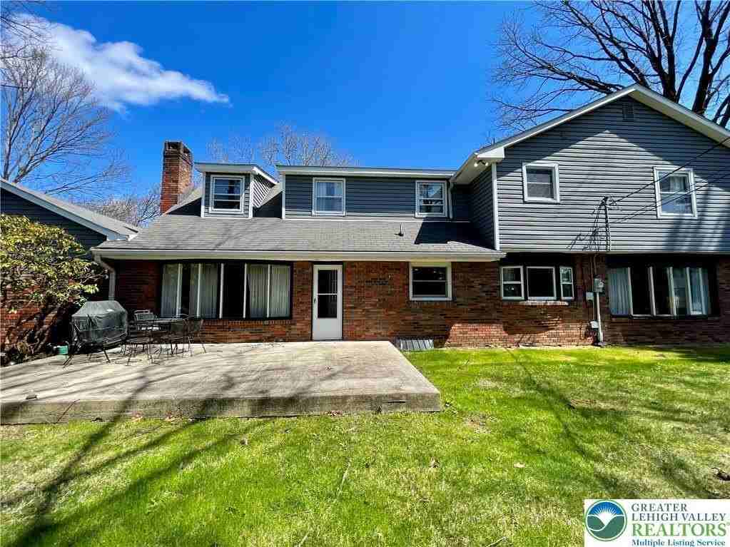 1331 Armstrong Rd - Photo 7 of 47