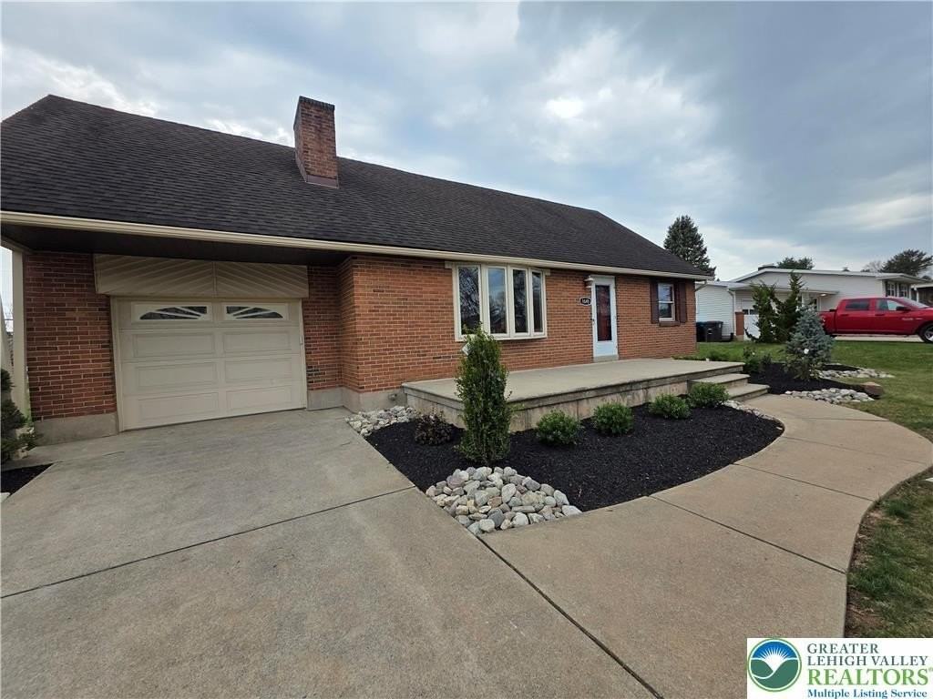 1645 Mark Twain Cir - Photo 3 of 28