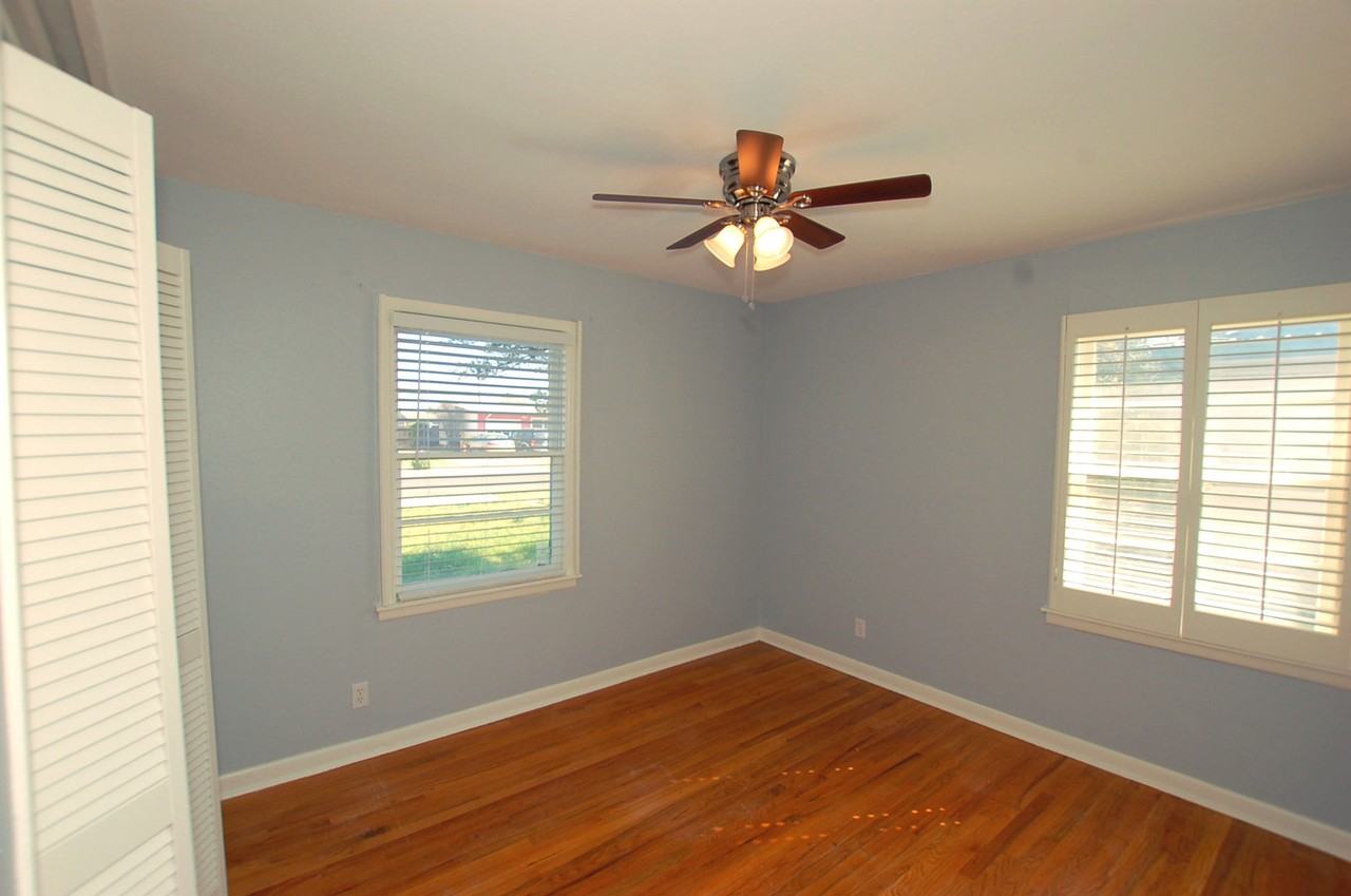 4021 37th St - Photo 7 of 12