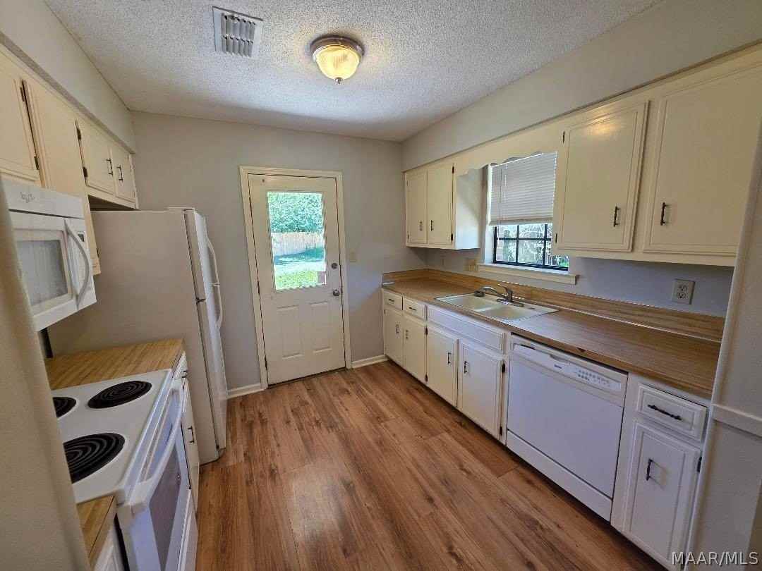 5978 Carmel Dr - Photo 4 of 7