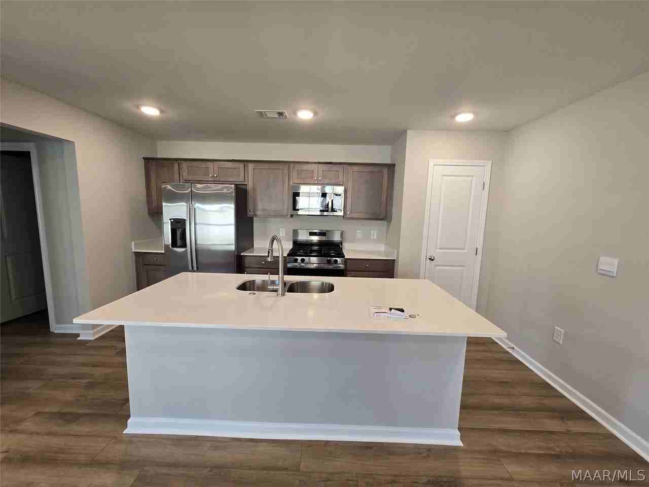 374 Kohn Dr - Photo 3 of 21