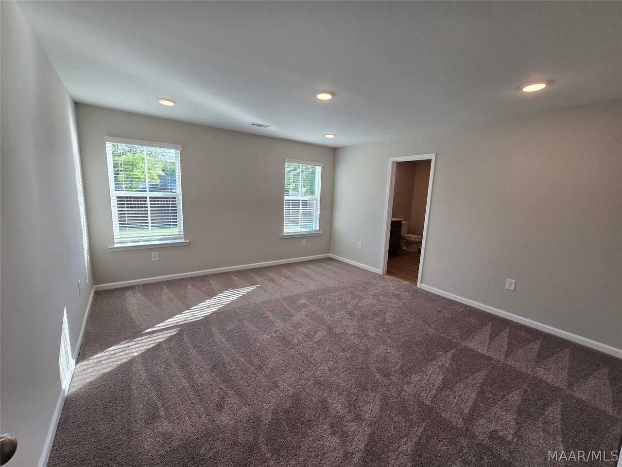 374 Kohn Dr - Photo 7 of 21