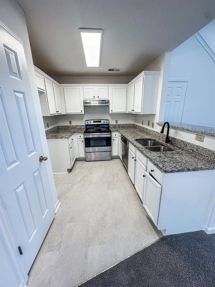 7047 Estacada Way S - Photo 4 of 13