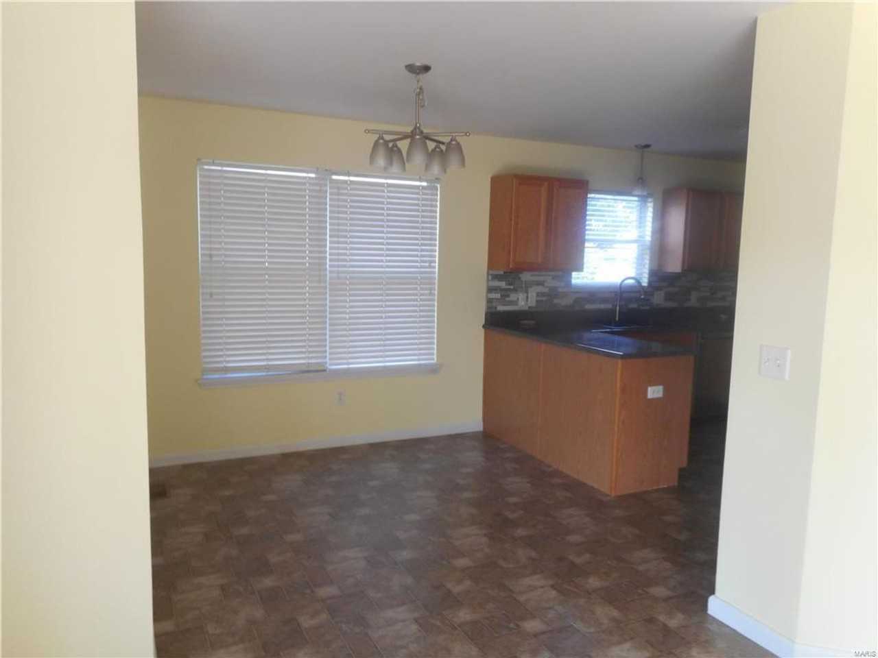 219 Hawksbury Pl - Photo 5 of 17