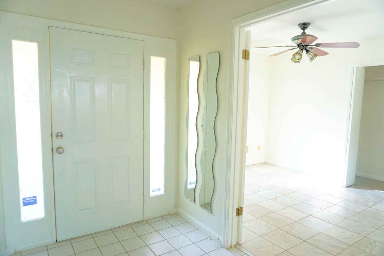 3915 Station Ct S - Photo 2 of 12