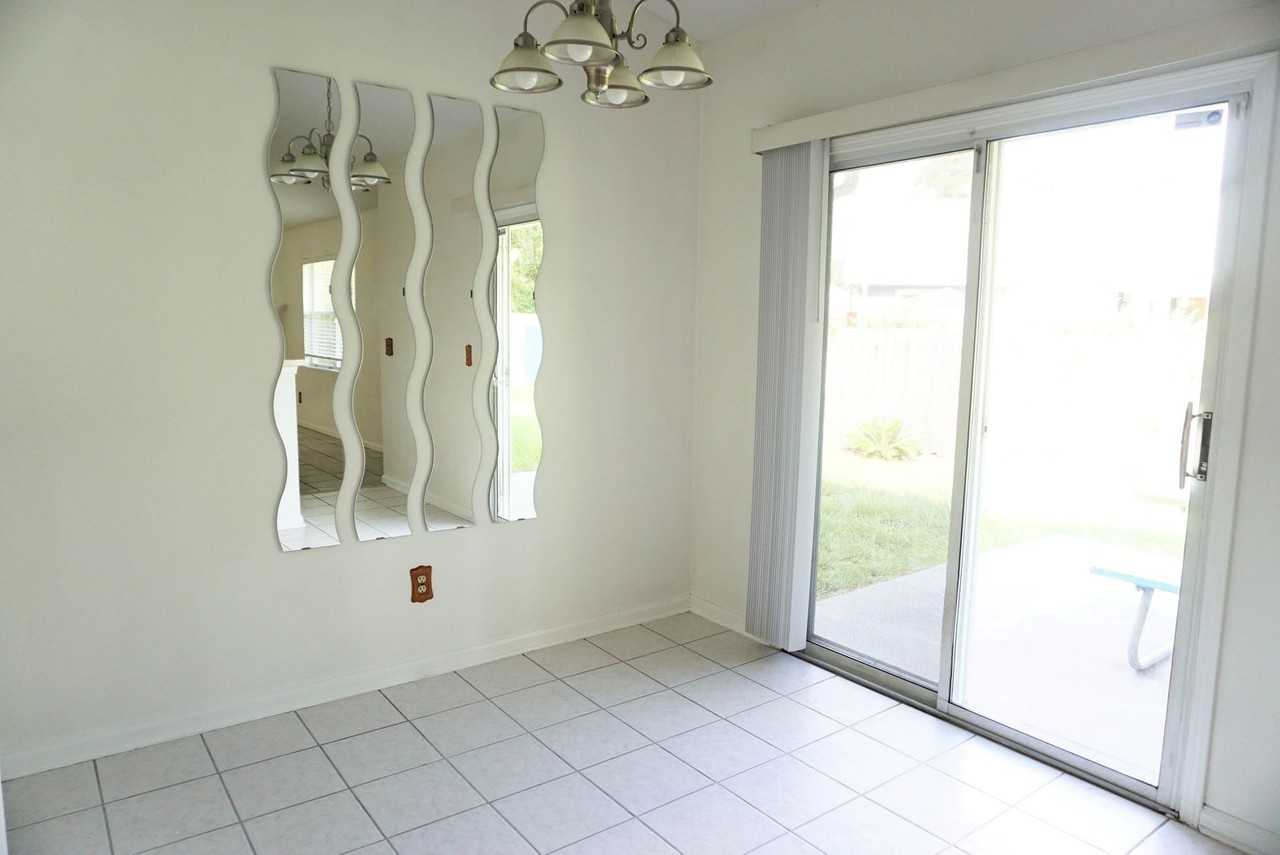 3915 Station Ct S - Photo 5 of 12