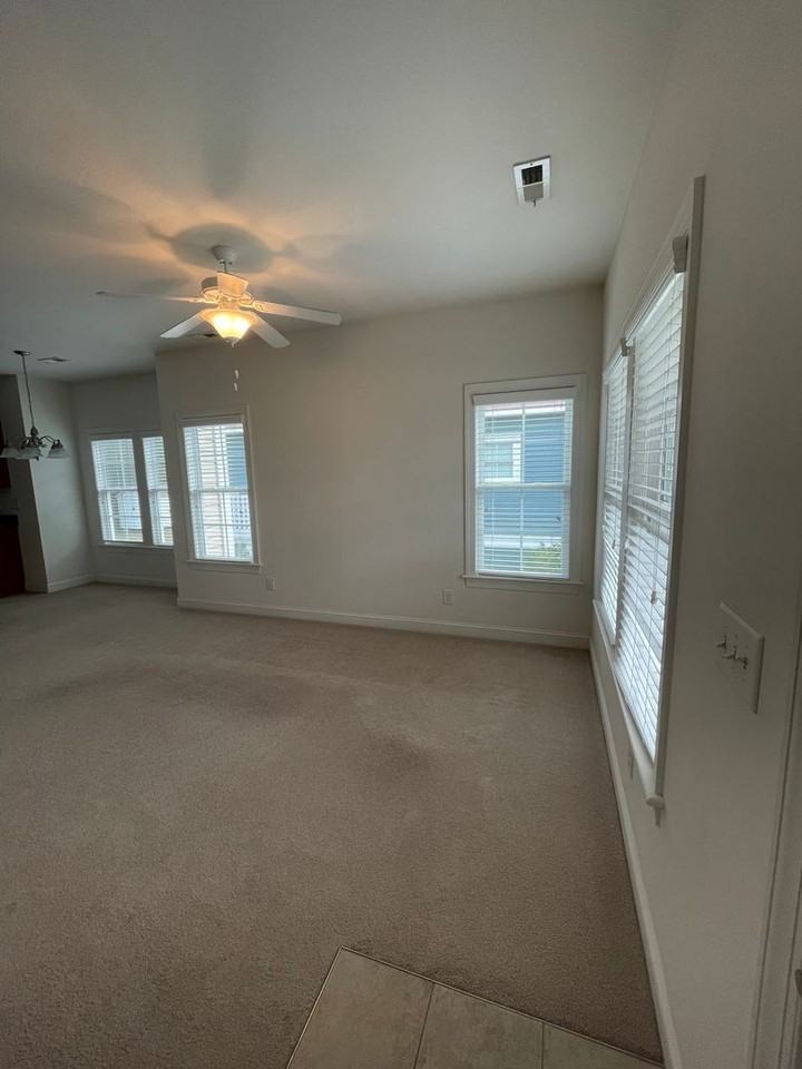 605 Viccars Ln - Photo 2 of 14