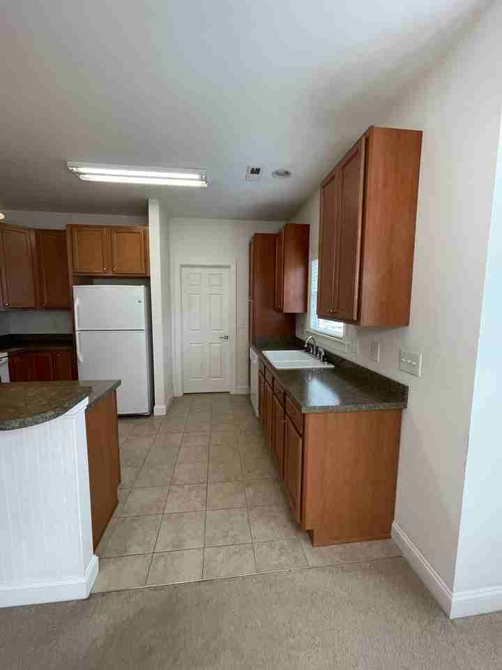 605 Viccars Ln - Photo 5 of 14