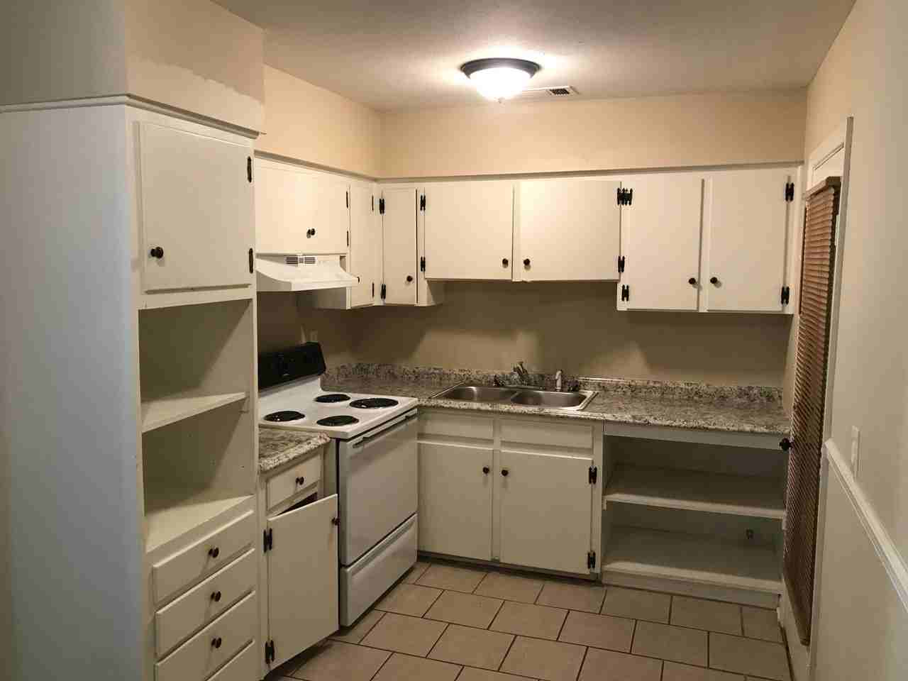 4730 Teresa St - Photo 5 of 19