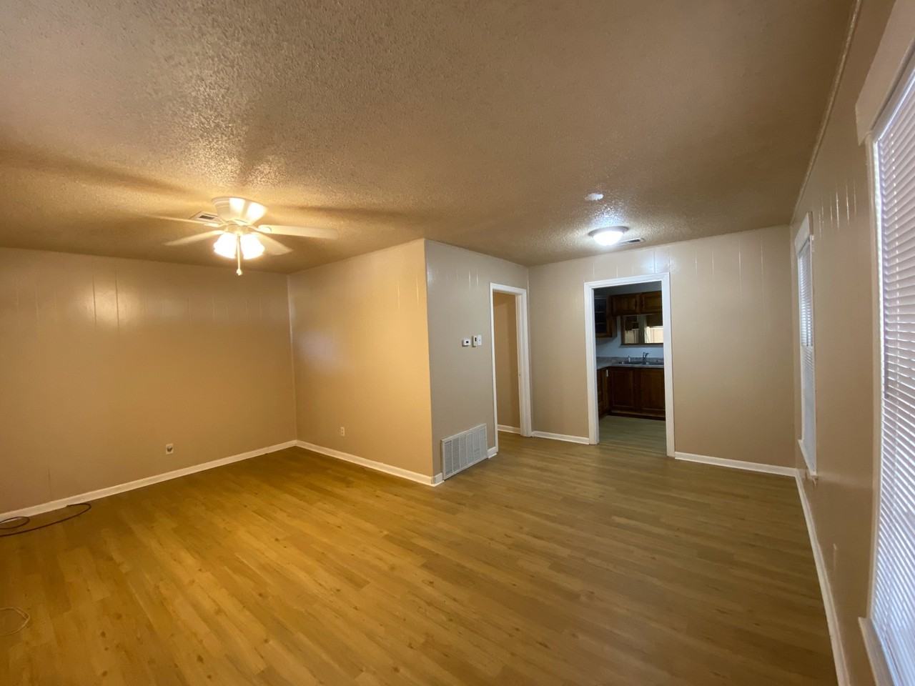 1913 Marquita St - Photo 4 of 11