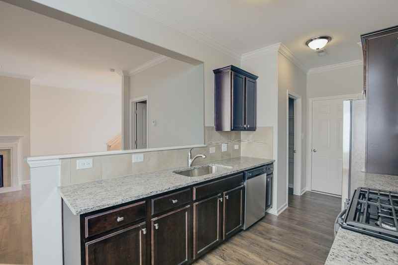 215 Hamlet Pl - Photo 3 of 17