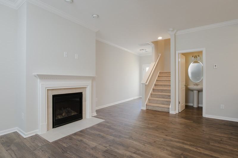 215 Hamlet Pl - Photo 6 of 17