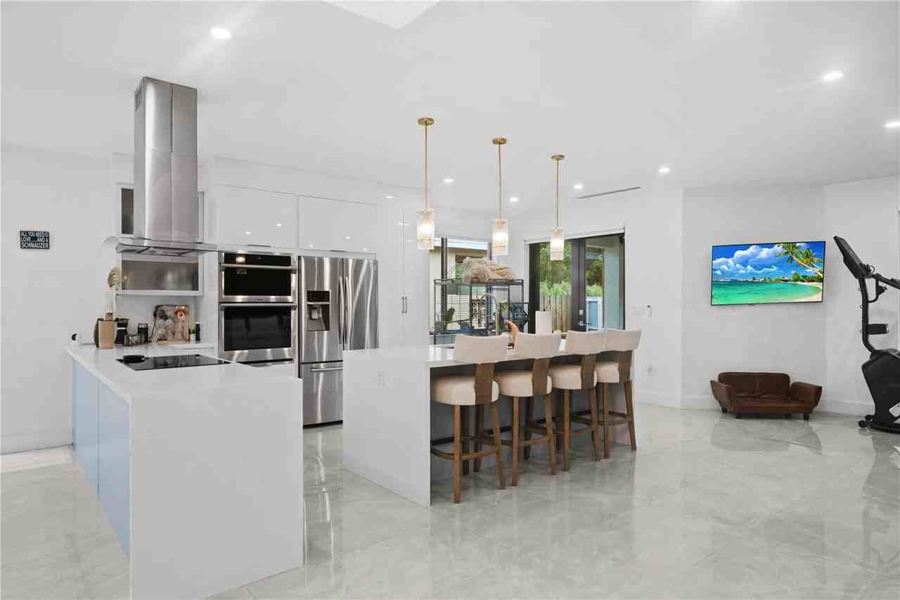 Sw 150th Ct - Photo 4 of 8