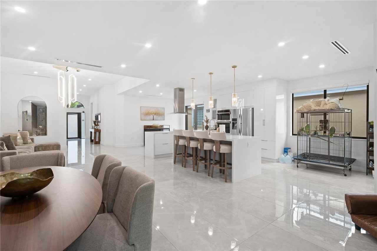 Sw 150th Ct - Photo 5 of 8