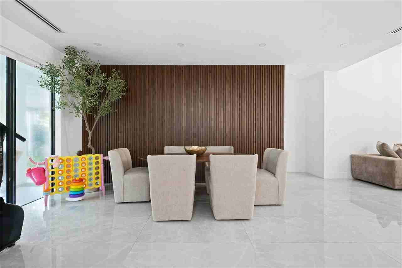 Sw 150th Ct - Photo 6 of 8