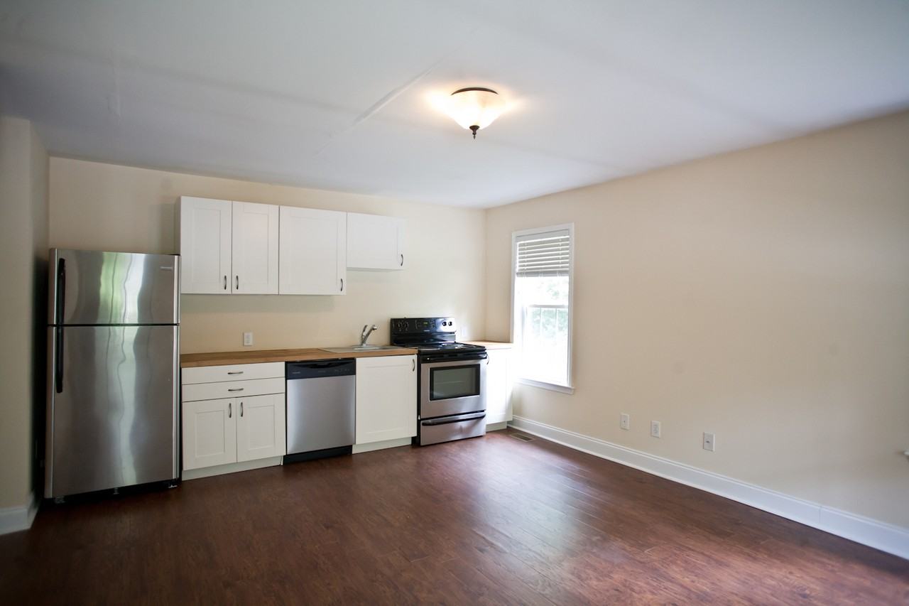 700 N Greensboro St - Photo 2 of 10
