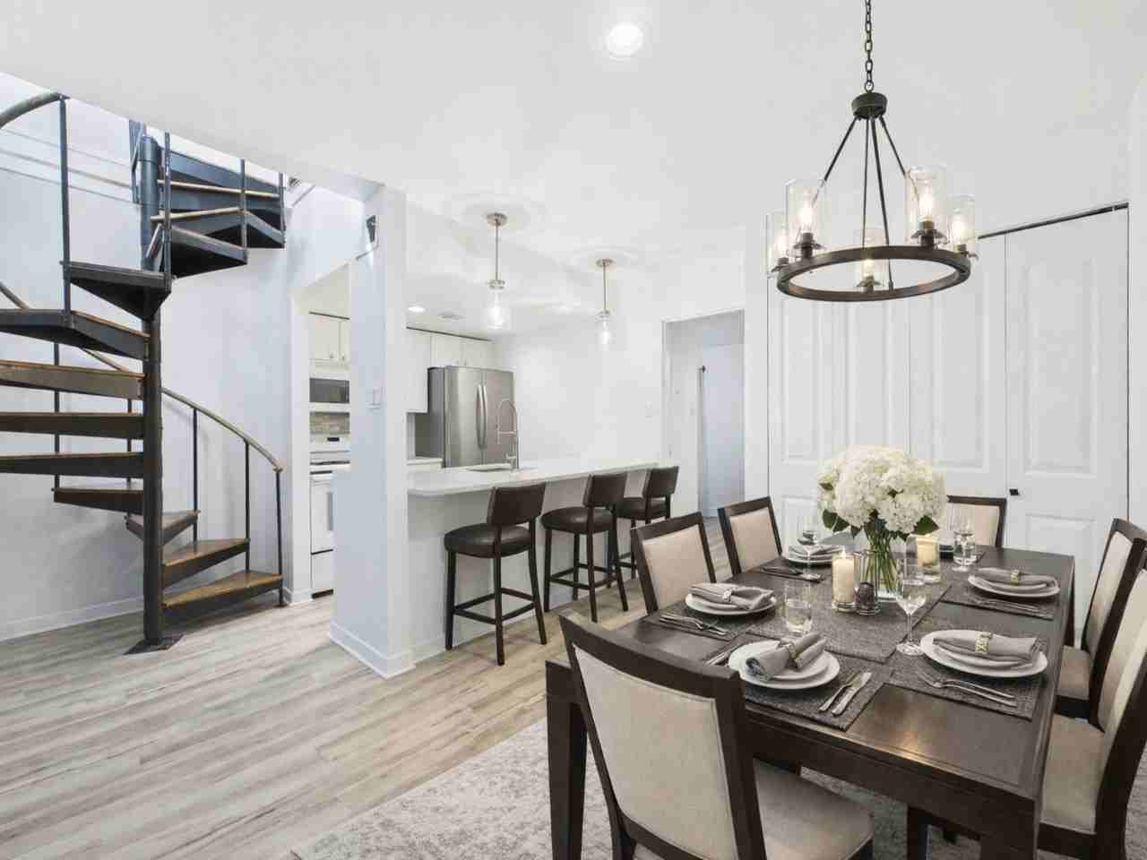 1703 Wallace St - Photo 3 of 13