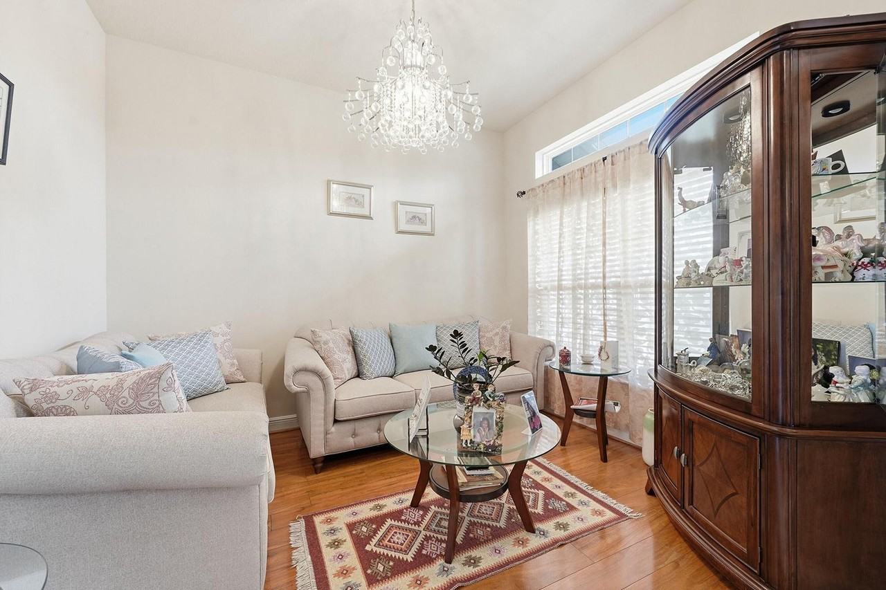 5923 Nw Brianna Ct - Photo 5 of 8