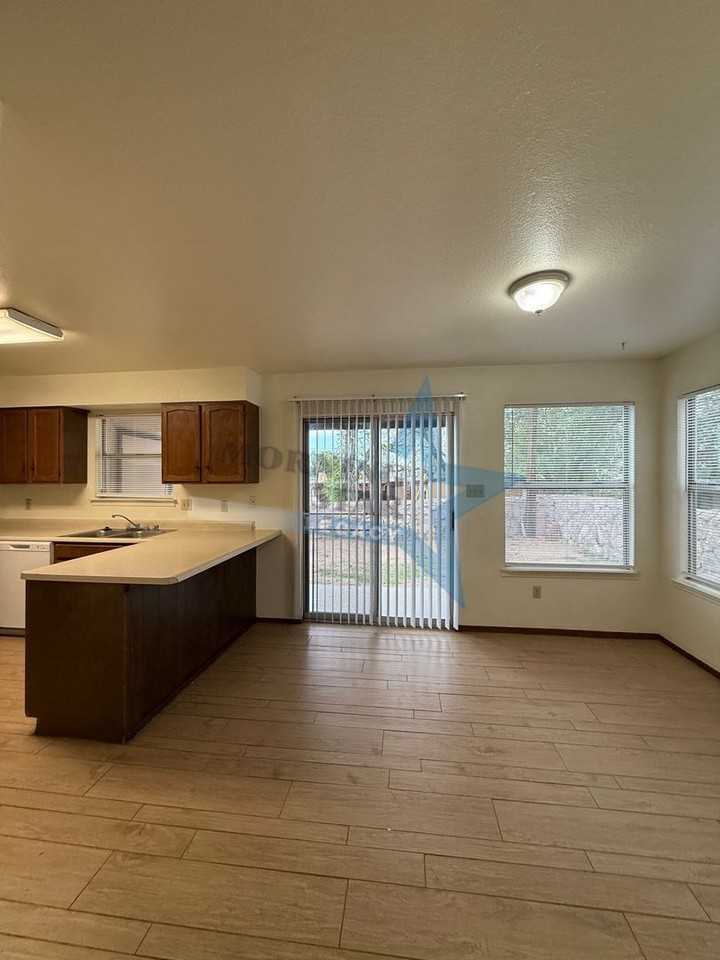 2200 Garrison Rd - Photo 6 of 26