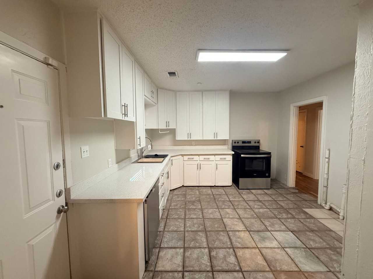 3418 25th St - Photo 7 of 16