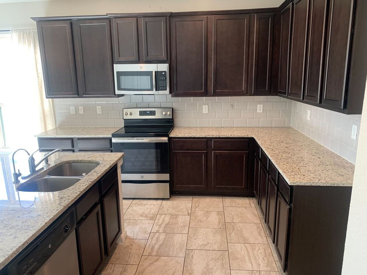 6814 Hibiscus Fls - Photo 5 of 31