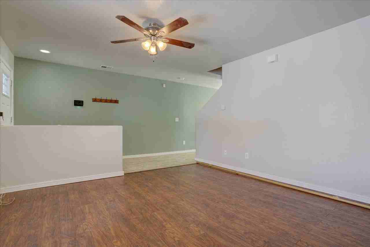10138 Elm Ct - Photo 4 of 26