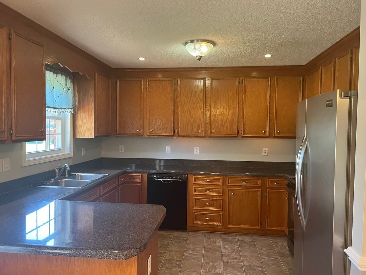 114 Carol Lyn Rd - Photo 2 of 28