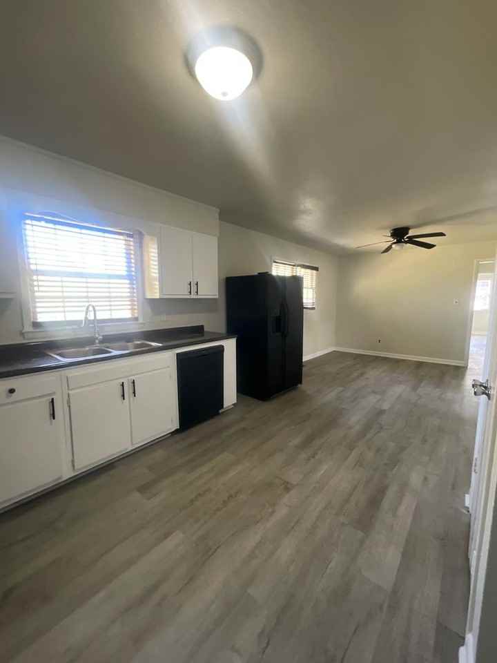 5314 Morganton Rd - Photo 4 of 10