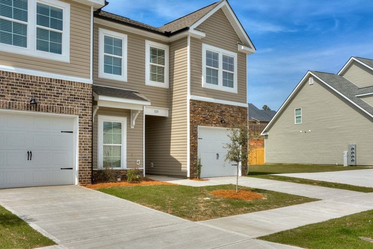 725 Buddy Ct - Photo 3 of 33