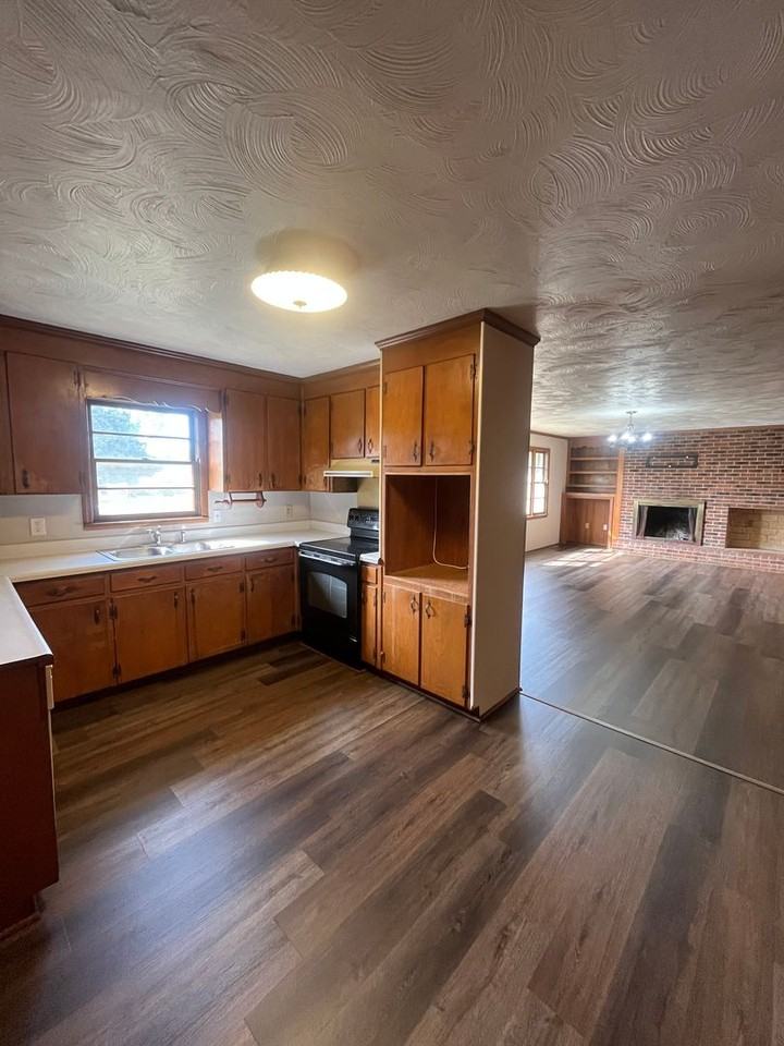 113 Cavins Rd - Photo 4 of 12