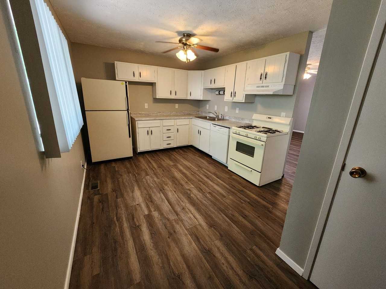 1219 Barker St - Photo 6 of 19