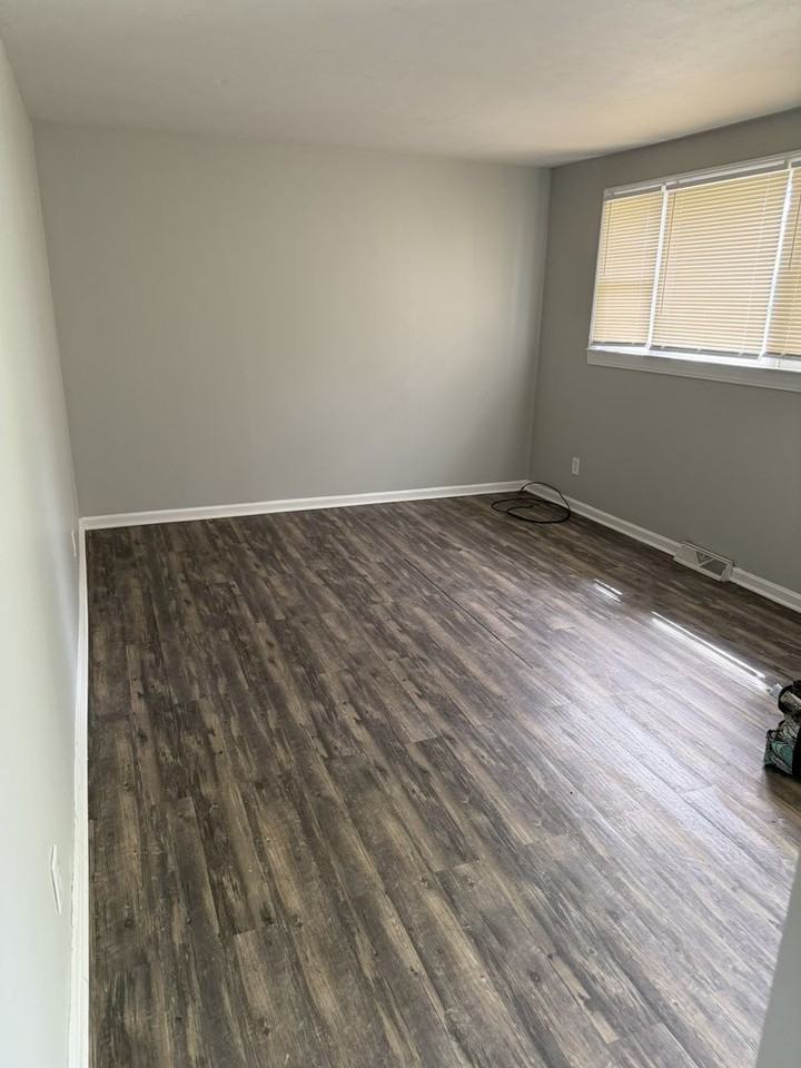 819 W Florence Ave - Photo 3 of 12