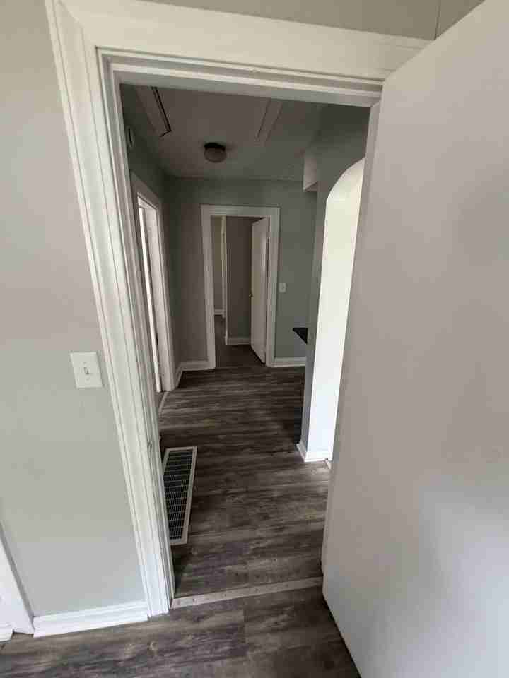 819 W Florence Ave - Photo 4 of 12