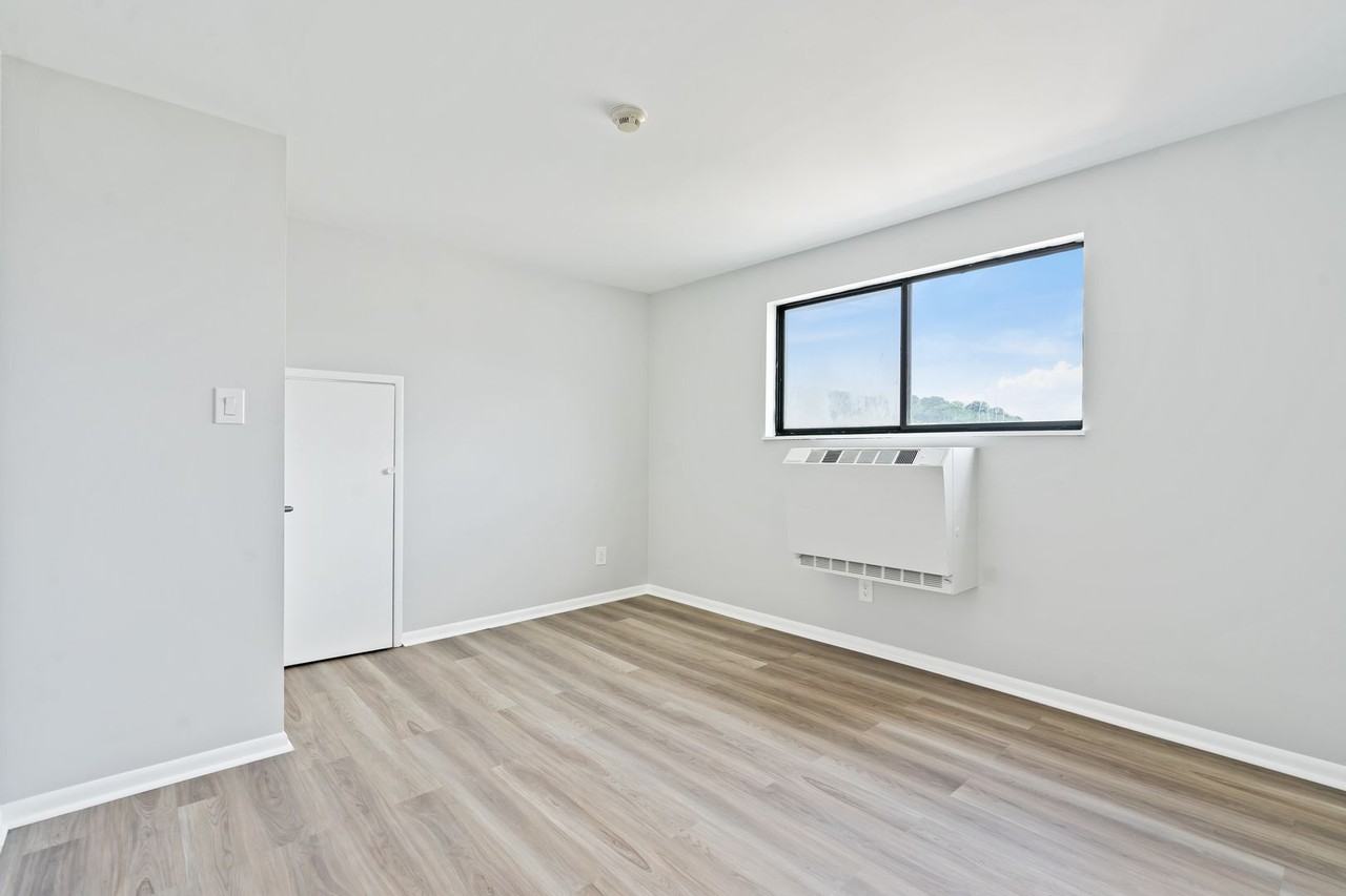 110 Butler St - Photo 5 of 15