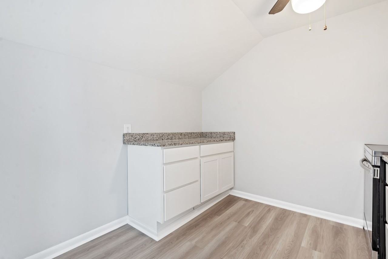 110 Butler St - Photo 7 of 15