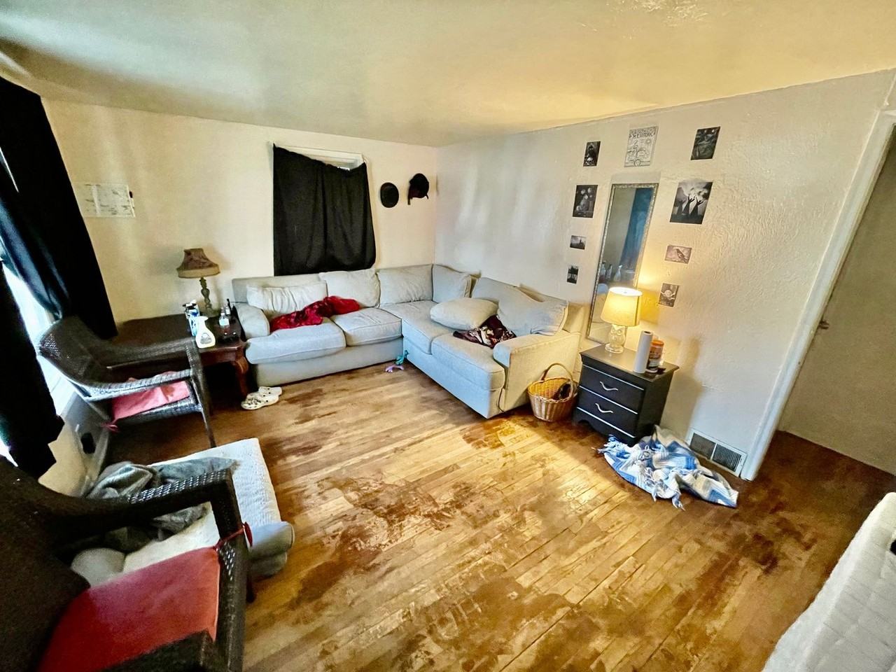 141 Carroll St - Photo 5 of 12