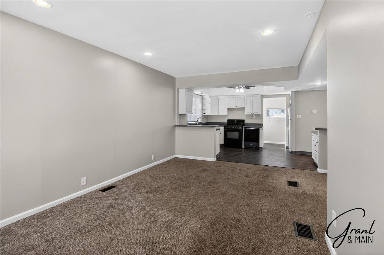 14048 Marshall Ave - Photo 6 of 21