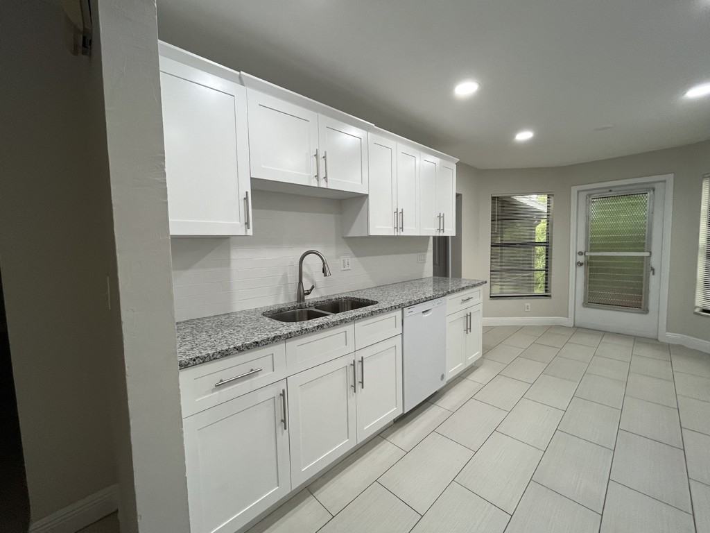 8161 Winged Foot Dr #1 - Photo 6 of 23