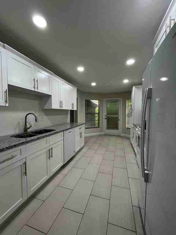 8161 Winged Foot Dr #1 - Photo 7 of 23