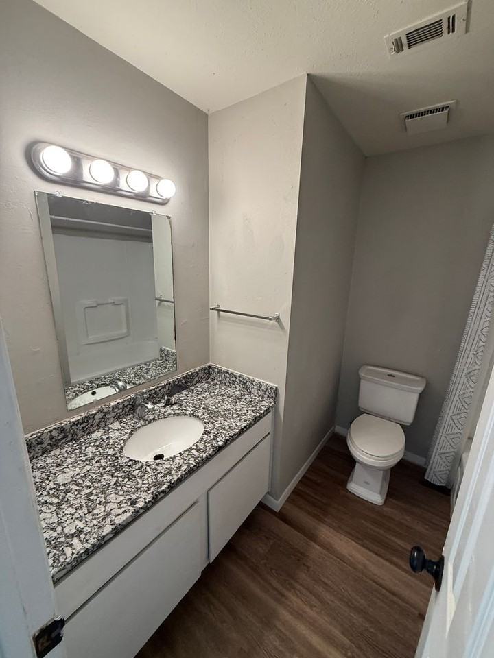 2916 Bernice St - Photo 7 of 10