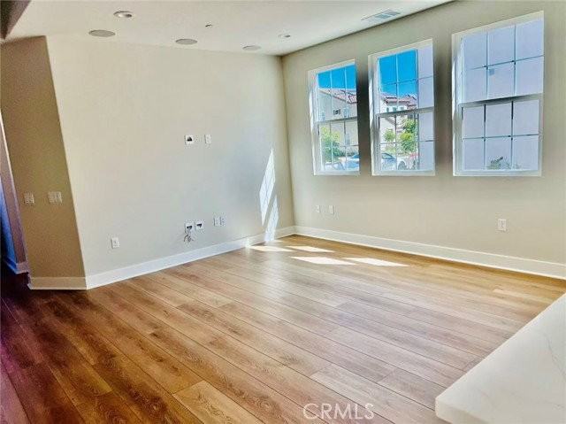 639 Mcfadden St - Photo 2 of 8